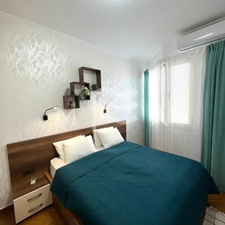 Sunset Paradise Golem (Tirana)