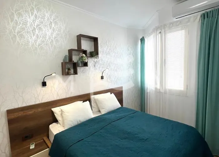 Sunset Paradise Golem (Tirana)